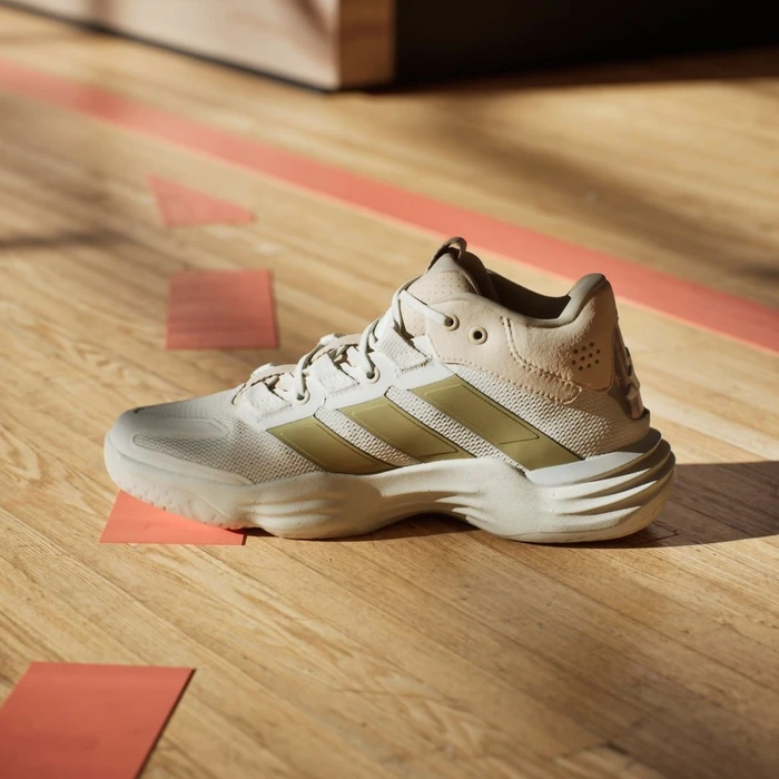 adidas Courtstabil off white/gold metallic/crystal sand (Damen)