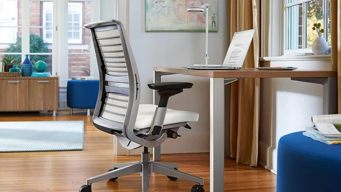 Steelcase Think Bürostuhl mit Armlehnen, pfefferschwarz/grau