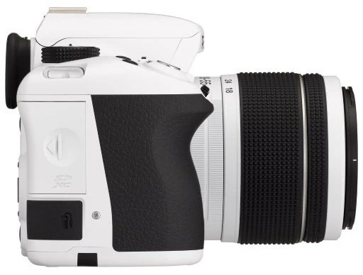 Pentax K-50 weiß mit Objektiv smc DA 18-55mm 3.5-5.6 AL WR und smc DA 50-200mm 4.0-5.6 ED WR