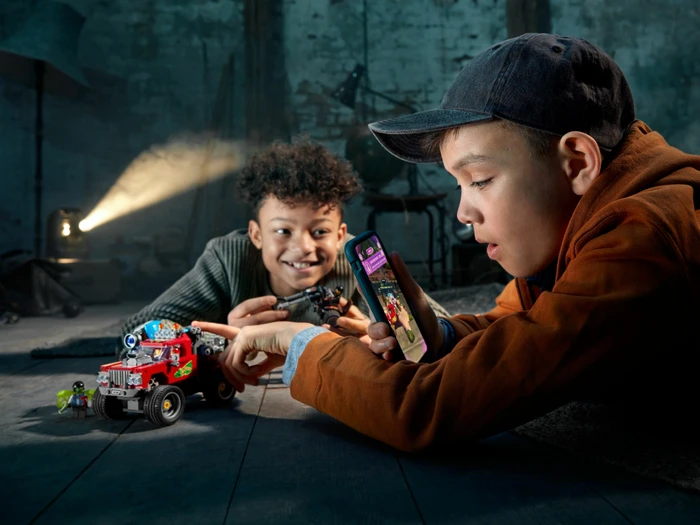 LEGO Hidden Side - El Fuegos Stunt-Truck