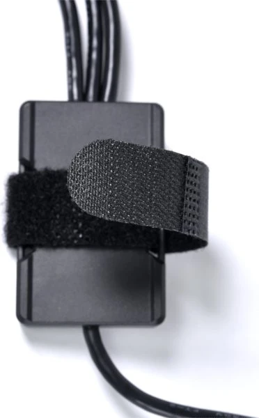 Lian Li USB 2.0 1-zu-3-HUB, intern USB 9-Pin Header, 1x USB 2.0 9-Pin Stecksockel auf 3x USB 2.0 9-Pin Stiftsockel