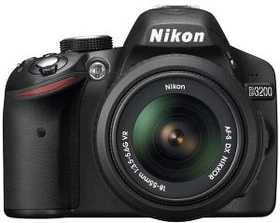 Nikon D3200 schwarz mit Objektiv Fremdhersteller