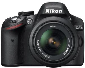 Nikon D3200 schwarz mit Objektiv Fremdhersteller