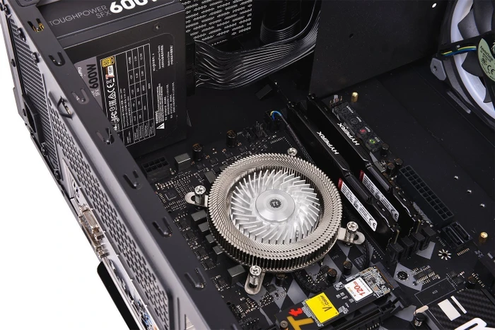 Thermaltake Engine 17