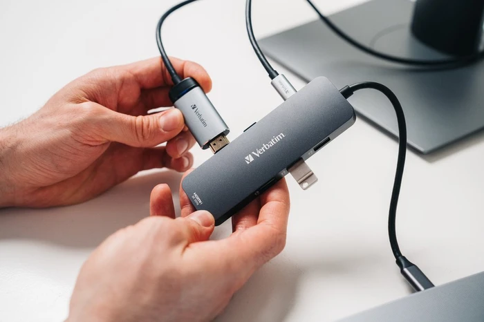 Verbatim USB-C Pro Multiport Hub CMH-08, USB-C 3.0 [Stecker]