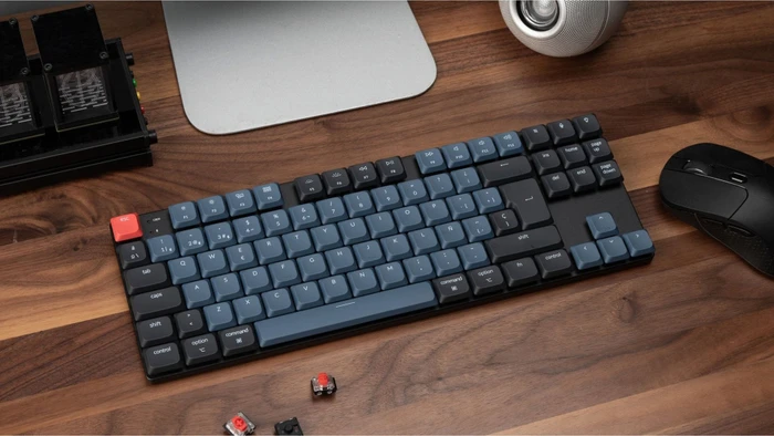 Keychron K1 Pro, schwarz/blau, LEDs RGB, hot-swap, Gateron LOW PROFILE 2.0 RED, USB/Bluetooth, DE