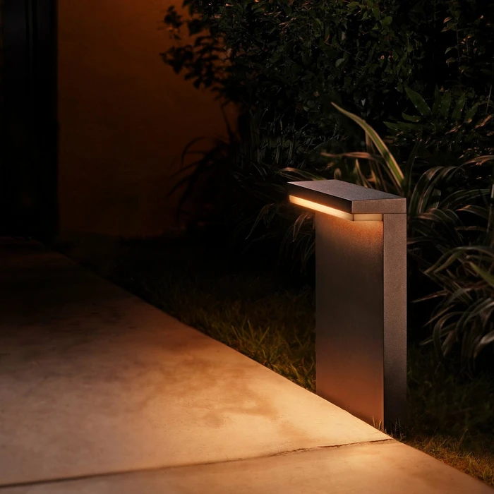 Philips Hue White and Color Ambiance Nyro Outdoor Wegeleuchte