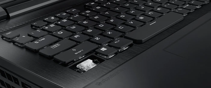 MSI GT75VR 7RF-033 Titan Pro, Core i7-7820HK, 32GB RAM, 512GB SSD, 1TB HDD, GeForce GTX 1080, DE