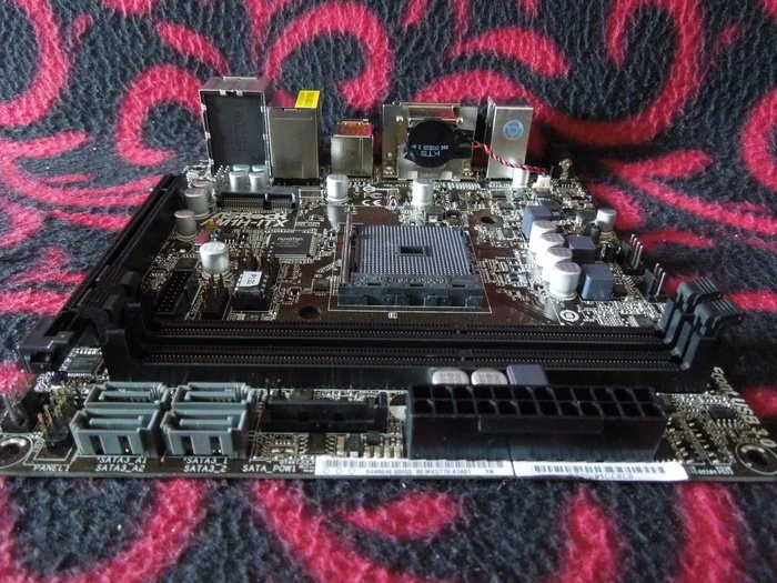 ASRock AM1H-ITX (AMD AM1)