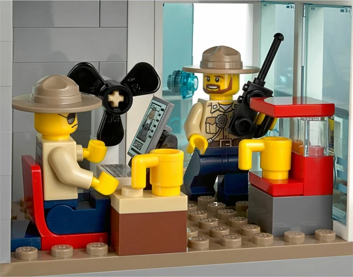 LEGO City Sumpfpolizei - Polizeiwache im Sumpf (60069) – Bild 6