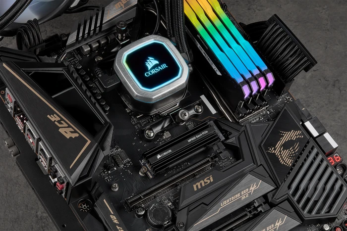Corsair Force Series MP600 R2 2TB, M.2 2280 / M-Key / PCIe 4.0 x4, Kühlkörper