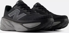 New Balance Fresh Foam X More v5 black/linen/silver metalic (Herren)