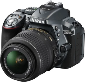 Nikon D5300 grau mit Objektiv AF-S DX 18-55mm 3.5-5.6 G VR