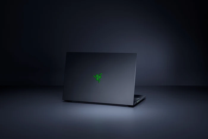 Razer Blade Pro 17 (2019) - FHD/144Hz, Core i7-9750H, 16GB RAM, 512GB SSD, GeForce RTX 2060, DE