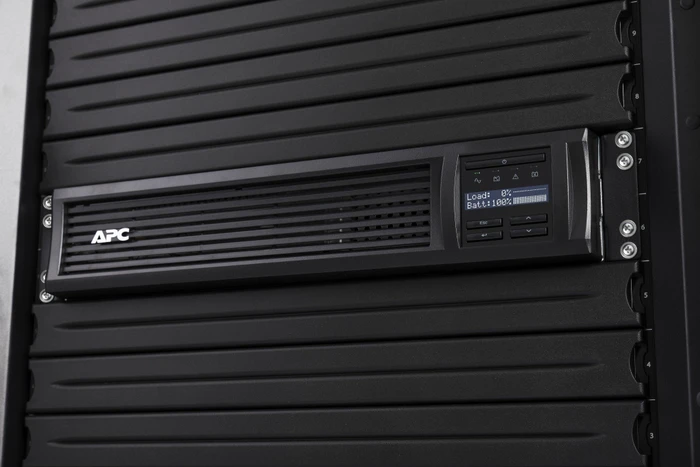 APC Smart-UPS LCD Rackmount SmartConnect, 3000VA, LCD mit SmartConnect, USB/seriell