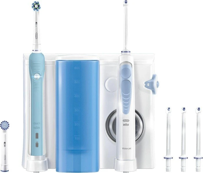 Oral-B PRO 700 WaterJet Center
