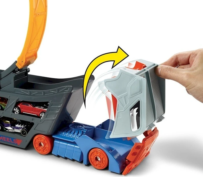 Mattel Hot Wheels Stunt N Go Transporter & Trackset