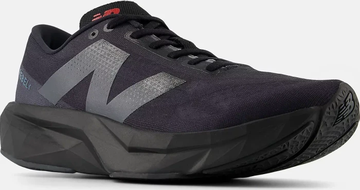 New Balance FuelCell Rebel v4 magnet/black/true red (Herren)