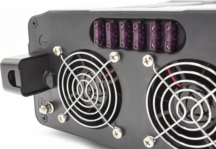 Technaxx Wechselrichter 2000W TE22