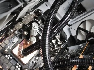 NZXT Switch 810 schwarz, Acrylfenster