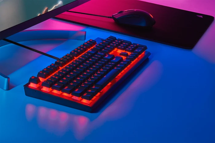 Corsair K60 PRO, LEDs rot, schwarz, Cherry VIOLA, USB, DE