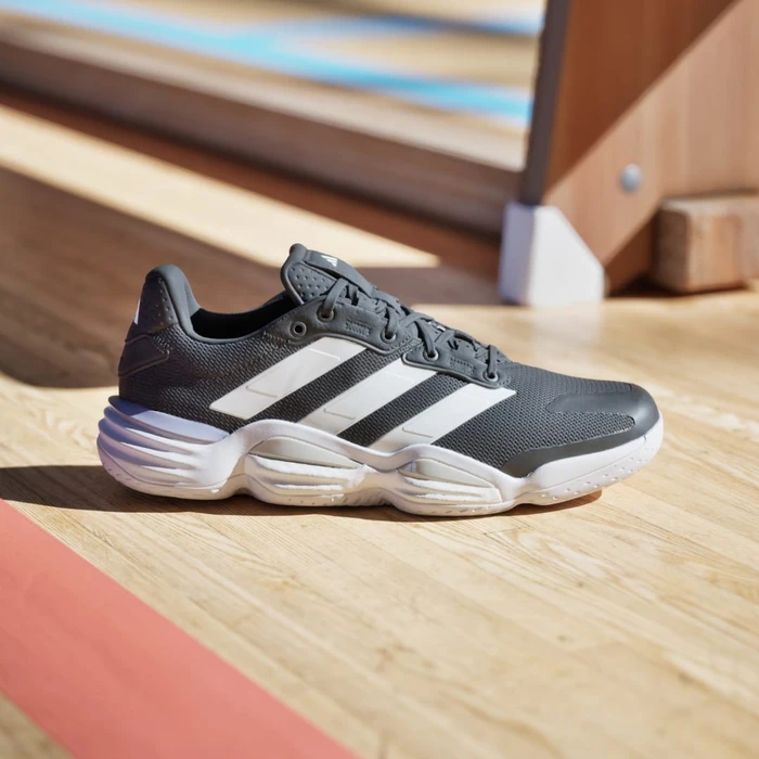 adidas Stabil 16 Indoor core black/cloud white