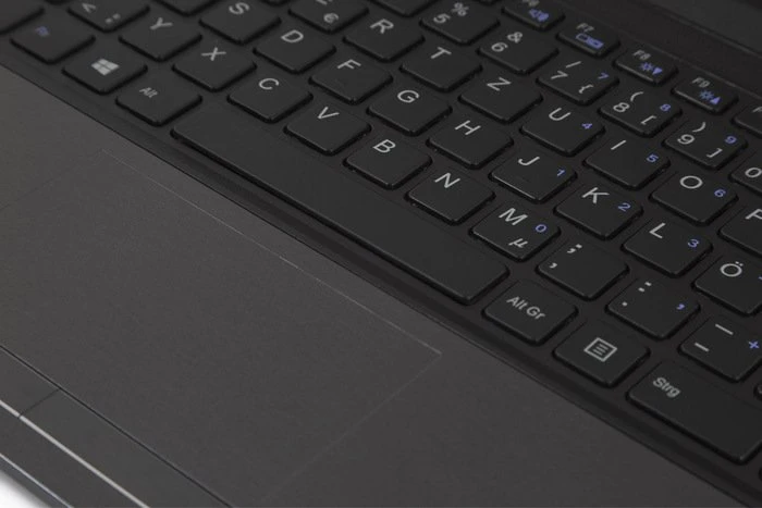 Schenker Slim S403-9AP, Core i5-4200U, 4GB RAM, 500GB HDD, GeForce GT 745M, DE
