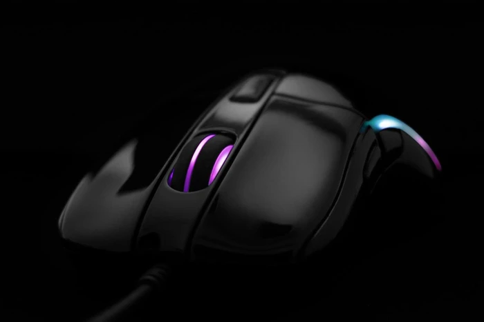 Deltaco RGB Gaming Mouse, schwarz glänzend, USB