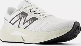 New Balance FuelCell Propel v5 white/linen/black cement (Damen)