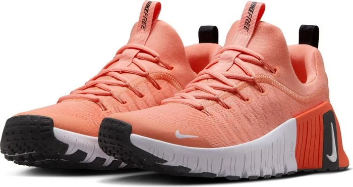 Nike Free Metcon 6 apricot agate/turf orange/black/white (Damen)