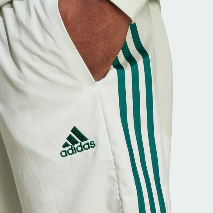 adidas Aeroready Essentials Chelsea 3-Streifen Shorts Trainingshose kurz linen green (Herren)