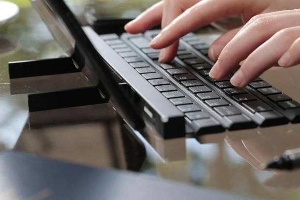 LG Rolly Tastatur, Bluetooth, UK
