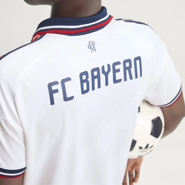 adidas FC Bayern München Authentic 2026/2027 Auswärtstrikot kurzarm (Herren)