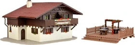 Vollmer Almgasthof mit Holzterrasse