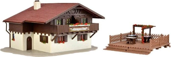 Vollmer Almgasthof mit Holzterrasse