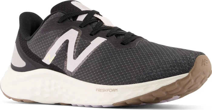 New Balance Fresh Foam Arishi v4 blacktop/sea salt (Damen)