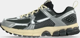 Nike Vomero 5 iron grey/metallic silver/coconut milk/chrome (Junior)