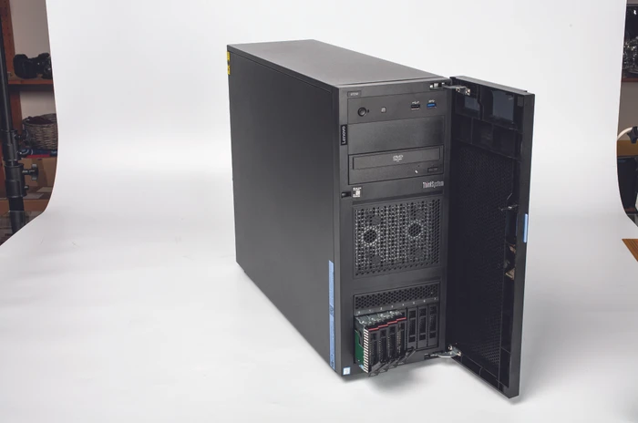 Lenovo ThinkSystem ST250, Xeon E-2286G, 16GB RAM