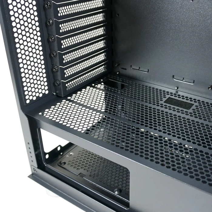 LC-Power 8000B, schwarz, schallgedämmt