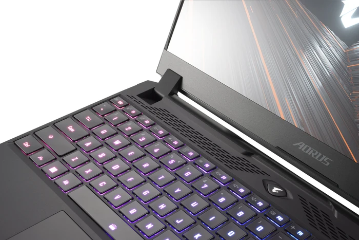 GIGABYTE AORUS 15, Core i7-12700H, 16GB RAM, 1TB SSD, GeForce RTX 3070 Ti, DE