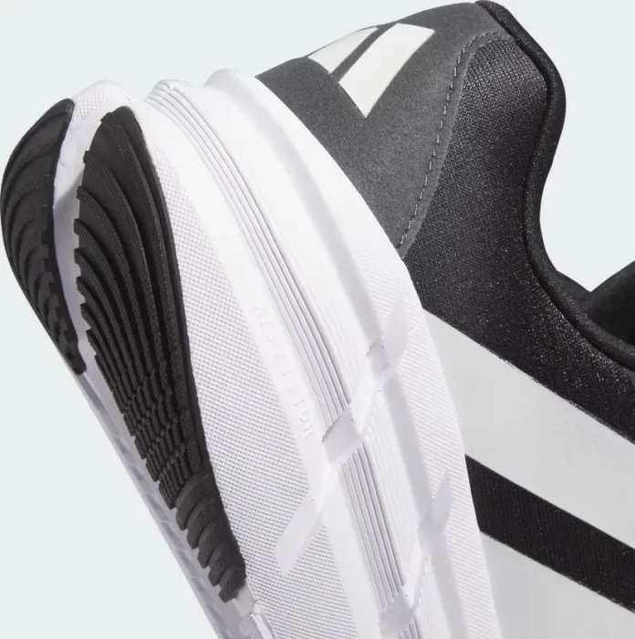 adidas Adistar 3 core black/cloud white/grey six (Damen)