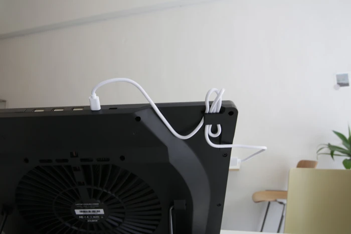 Zalman ZM-NS3000, Notebook-Stand/Notebook-Kühler bis 17"