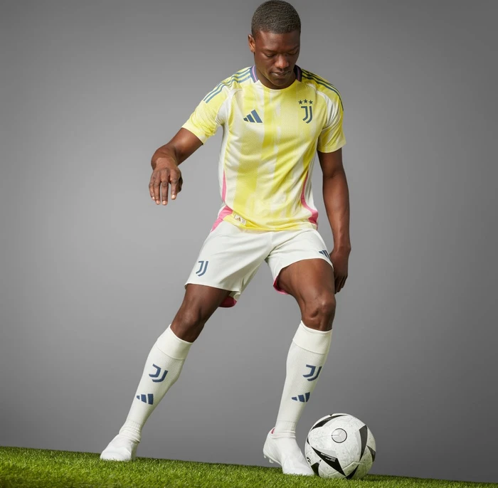 adidas Juventus Turin Authentic 2024/2025 Auswärtstrikot pure sulfur (Herren)