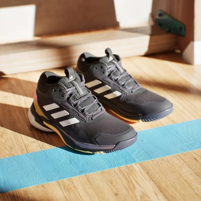 adidas Crazyflight 5 Mid aurora black/zero metallic/spark (Damen)