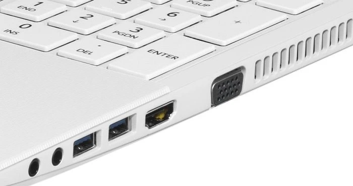 Toshiba Satellite L50-A-1E9, weiß, Core i5-4200M, 8GB RAM, 1TB HDD, GeForce GT 740M, DE