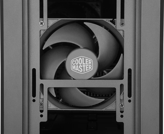 Cooler Master Silencio S400, schallgedämmt
