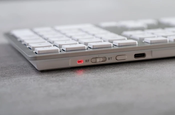 Cherry KW 9100 Slim for Mac, silber/weiß, USB/Bluetooth, DE