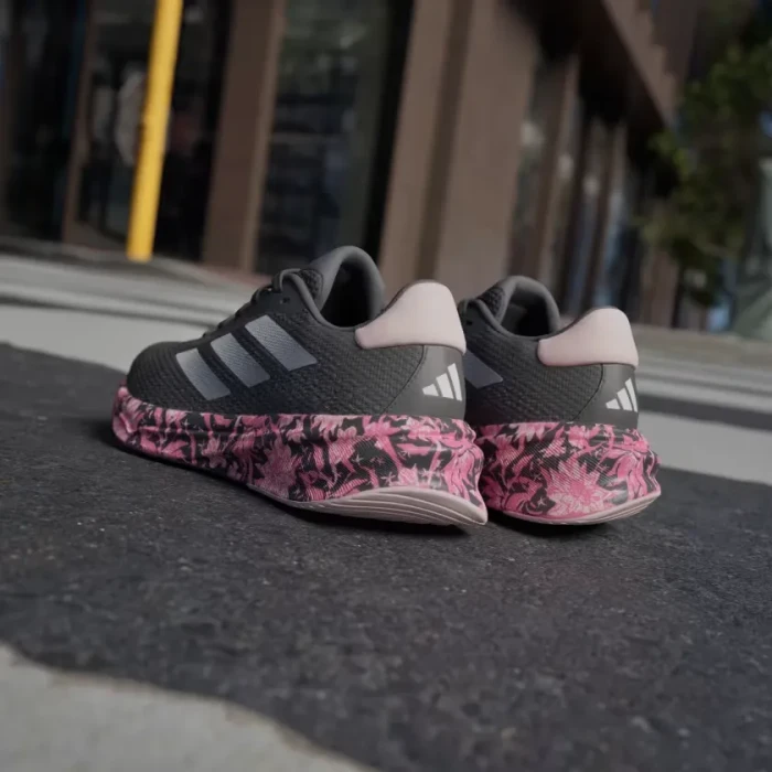 adidas Supernova Stride core black/zero metalic/sandy pink (Damen)
