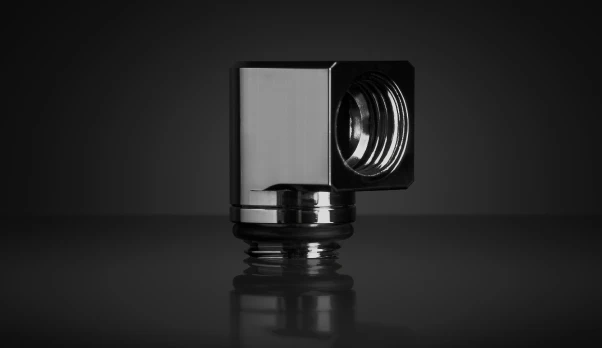 EK Water Blocks Quantum Line EK-Quantum Torque Micro Rotary 90° Winkeladapter, schwarz vernickelt