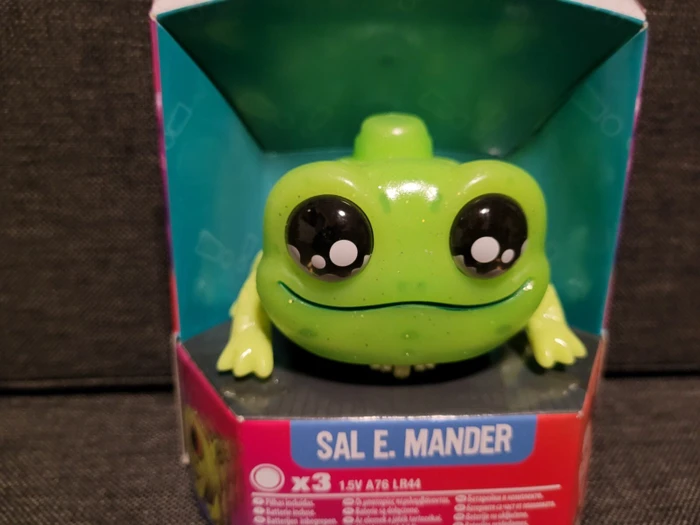 Hasbro Yellies! Sal E. Mander (E6150)